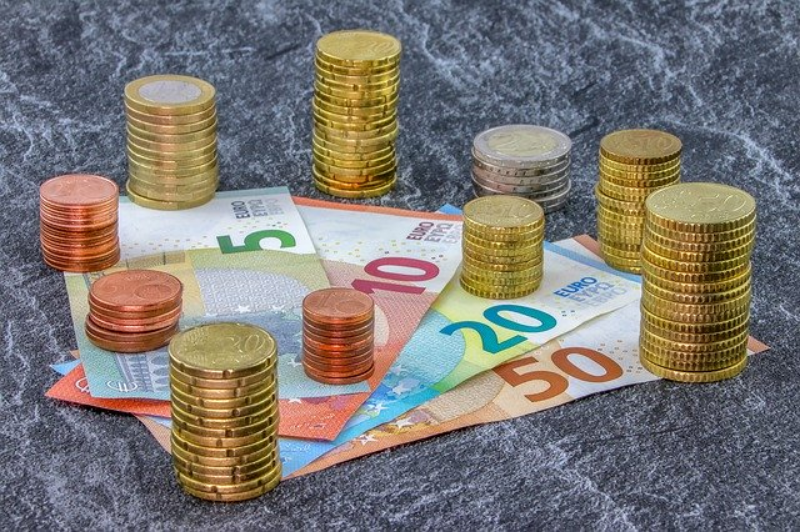 Live: Forex Trades, Buying Gold, Stocks